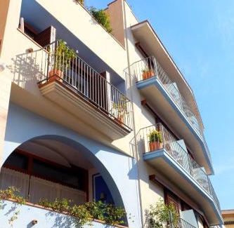 Roses Town Center Hotel | Hotel Carmen