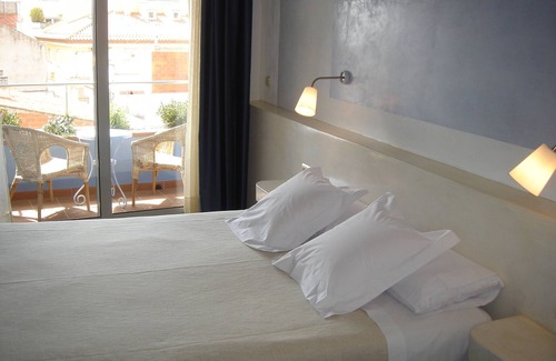 Roses Town Center Hotel | Hotel Carmen