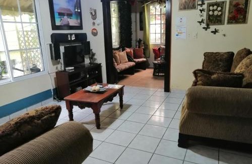 La Lima House | HOTEL CASA BONITA LA LIMA SAN PEDRO SULa