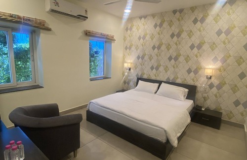 C-Scheme Bed & Breakfast | HOTEL CEDAR - A luxury Home StaynLocated in Center Of Jaipur.n
