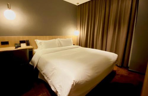 Pudong Hotel | Hotel Coka Chuansha Metro - Shanghai PVG Airport