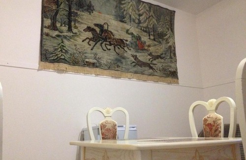 Leninskiy rayon Hotel | Hotel Dama s Sobach'koy