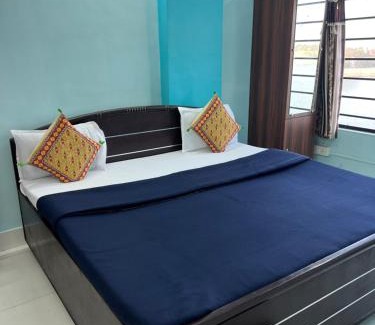 Jamnagar Hotel | Hotel Dev Lakeview