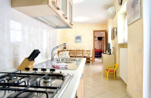 Vezio Hotel | Hotel Diffuso Il Portichetto sulla collina a Vezio Perledo