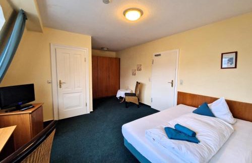 Niederkleveez Hotel | Hotel Fährhaus Niederkleveez