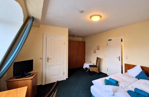Niederkleveez Hotel | Hotel Fährhaus Niederkleveez