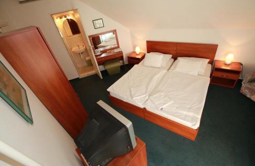 Pecs Hotel | Hotel Főnix