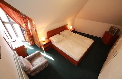Pecs Hotel | Hotel Főnix