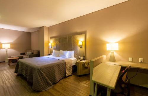 Leon Hotel | Hotel Glow Point - Mulza