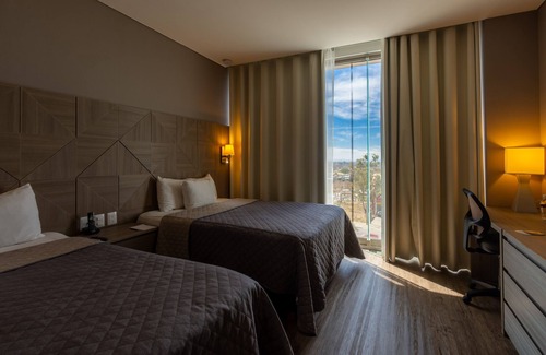 Leon Hotel | Hotel Glow Point - Mulza