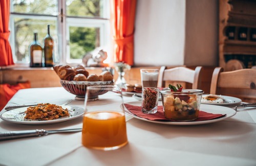 Hall In Tirol Hotel | Hotel Goldener Engl