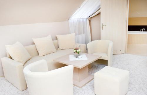 Boguchwała Hotel | Hotel Hibiskus
