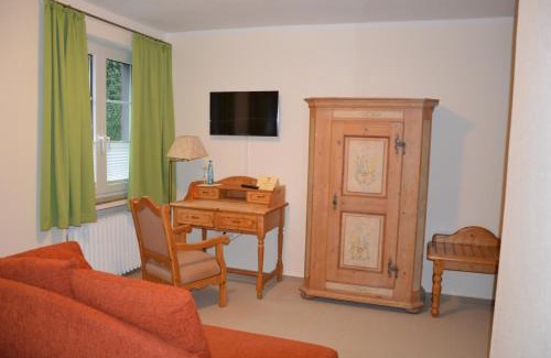 Schloss Holte-Stukenbrock Hotel | Hotel Holter Schloßkrug