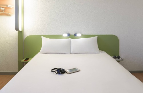 Chaponnay Hotel | Hotel Ibis Budget Lyon Est Chaponnay