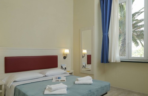 Hotel Il Mulinaccio【 San Vincenzo, Italy 】BedroomVillas™