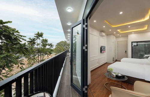 Soc Son Hotel | Hotel In Hanoi With Guest Services, Smoking, Tv