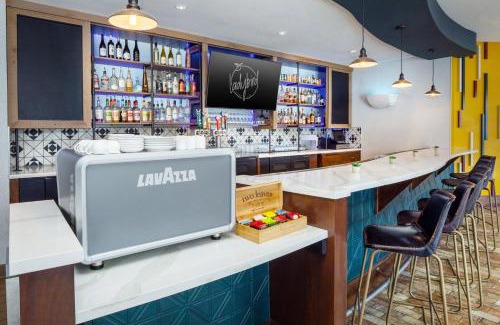 Red River Cultural District Hotel | Hotel Indigo Austin Downtown - University by IHG