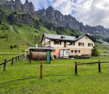 Urnerboden Hotel | Hotel Klausen Treff
