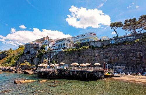 Casamicciola Terme Hotel | Hotel La Madonnina