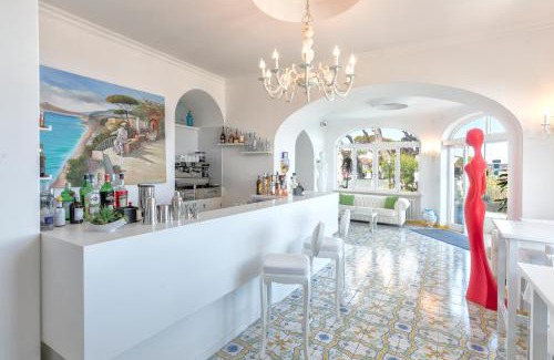 Casamicciola Terme Hotel | Hotel La Madonnina