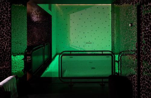 Quartier Sainte-Avoye Hotel | Hotel Les Bains Paris