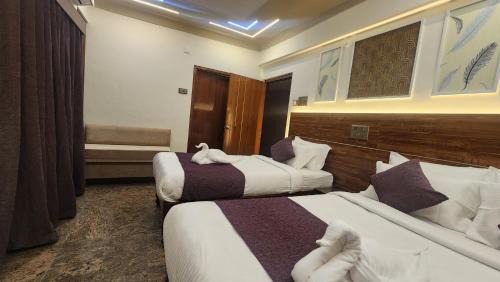 Vellore Hotel | Hotel Maitreya Inn near CMC Hospital, VIT, Sripuram Temple,Naruvi Hospital