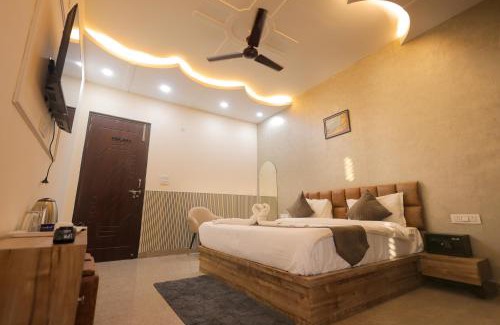 Vrindavan Hotel | Hotel Mango Tree, Vrindavan