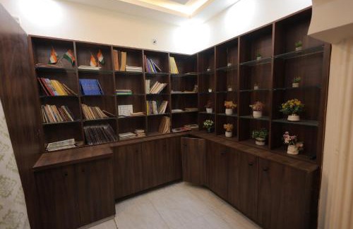 Vrindavan Hotel | Hotel Mango Tree, Vrindavan