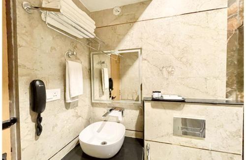 Kakarmatha House | HOTEL MANTAVYA ! PREMIUM Rooms, & Free Wi Fi Near Kashi Vishwanath Temple BEST HOTEL