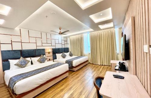 Varanasi Hotel | HOTEL MANTAVYA ! VARANASI होटल मंताव्या, ஹோட்டல் மந்தாவ்யா, హోటల్ మంటావ్యాFully Air-Conditioned hotel with wi-fi & Parking availability, near Kashi Vishwanath Temple, and Ganga ghat, Breakfast included, Best Hotel in Varanasi - 2