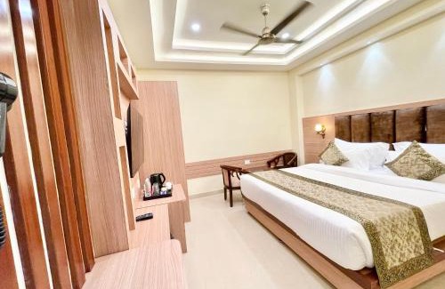 Varanasi Hotel | HOTEL MANTAVYA ! VARANASI होटल मंताव्या, ஹோட்டல் மந்தாவ்யா, హోటల్ మంటావ్యాFully Air-Conditioned hotel with wi-fi & Parking availability, near Kashi Vishwanath Temple, and Ganga ghat, Breakfast included, Best Hotel in Varanasi - 3