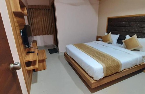 Ahmedabad Hotel | Hotel Maple View