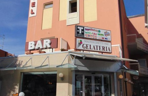 Marina di Citta Sant'Angelo Hotel | Hotel Mazzocchetti