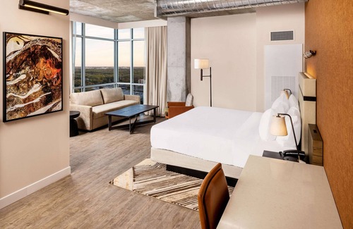 Historic Downtown Melbourne Hotel | Hotel Melby Downtown Melbourne, Tapestry Collection by Hilton