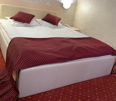 Rasnov Hotel | Hotel Miraj - Restaurant & Sauna & Biliard