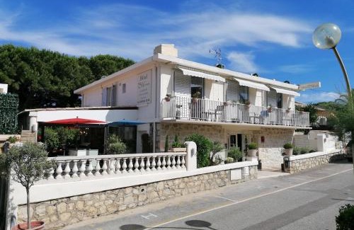 Cap-d'Antibes Hotel | Hotel Miramar- Cap d'Antibes - La Garoupe plage