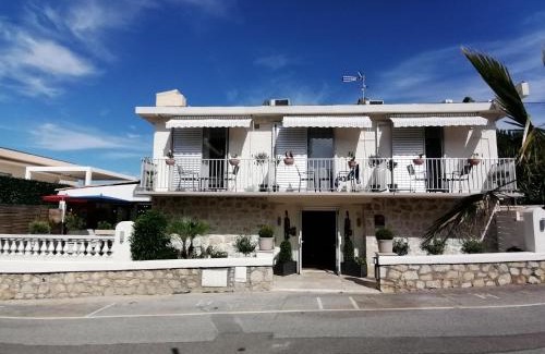 Cap-d'Antibes Hotel | Hotel Miramar- Cap d'Antibes - La Garoupe plage