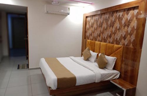 Chandkheda Hotel | Hotel Moonlight,Ahmedabad