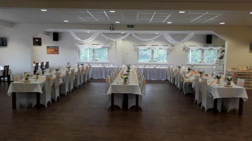 Chotovice Hotel | Hotel Na Farmě Choťovice