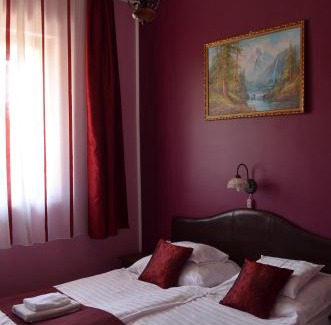 Balatonmariafurdo Hotel | Hotel Napsugár