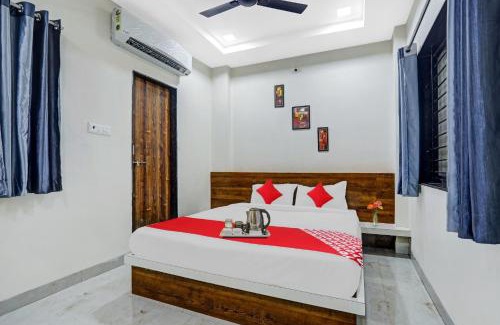 Rau Hotel | Hotel O Aashirwad