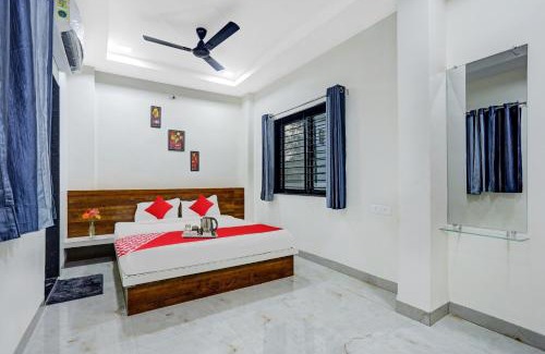 Rau Hotel | Hotel O Aashirwad
