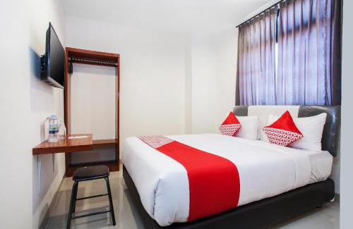Surabaya Hotel | Hotel O Genteng Near Genteng Market Formerly Uno Hotel