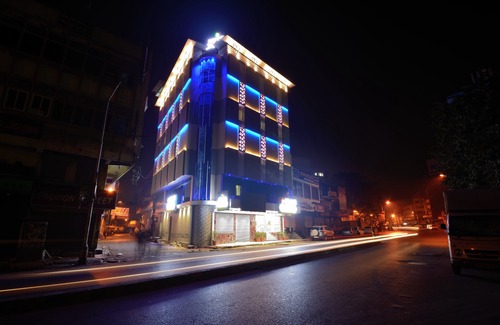 Ahmedabad City Centre Hotel | Hotel One up