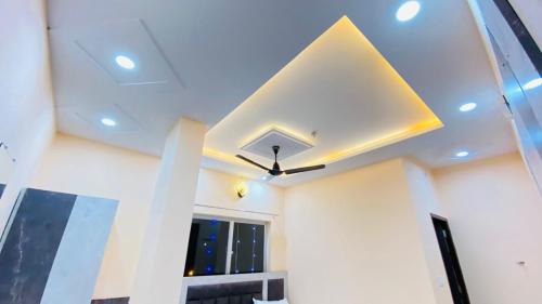 Mughal Sarai Hotel | Hotel ornate