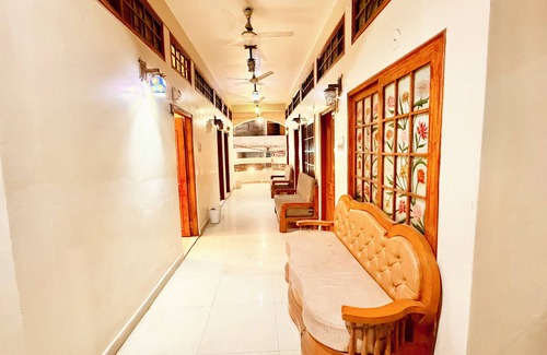 Ujjain Hotel | Hotel P Landmark Palace-near Main Places