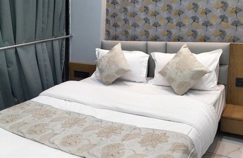 Ahmedabad Hotel | Hotel Paris Plaza