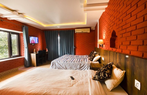 Sauraha Hotel | Hotel Parkside & Swimming Pool-Between Greenery and Azure ,Your Perfect Retreat