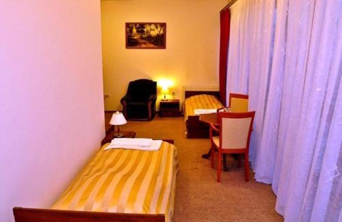 Terespol Hotel | Hotel Pod Dębami