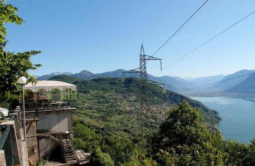 Riva di Solto Hotel | Hotel Poggio d'Oro